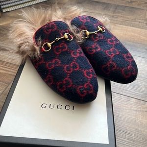 Only worn once! Comes with original box.